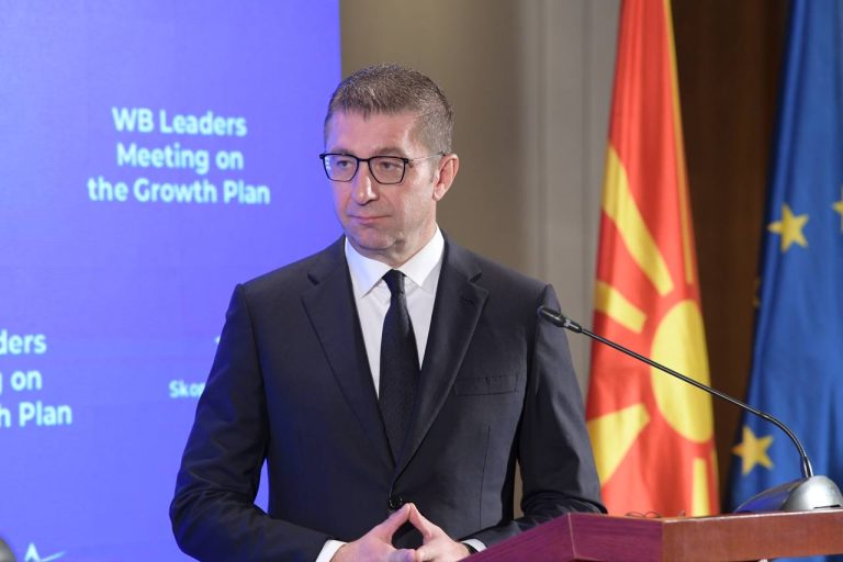 Мицкоски со честитка за католички Велигден: „Да градиме заедништво и подобра иднина“