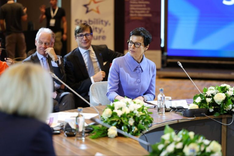 ДУИ: Не смееше да се дозволи изјавата на Комесарката да стане цел на кампања на омраза и потсмевање