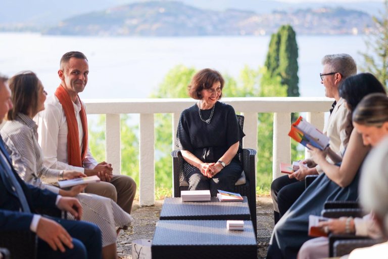 (Фото) Сиљановска-Давкова ги прими уметниците кои утревечер ќе го отворат „Охридско лето“