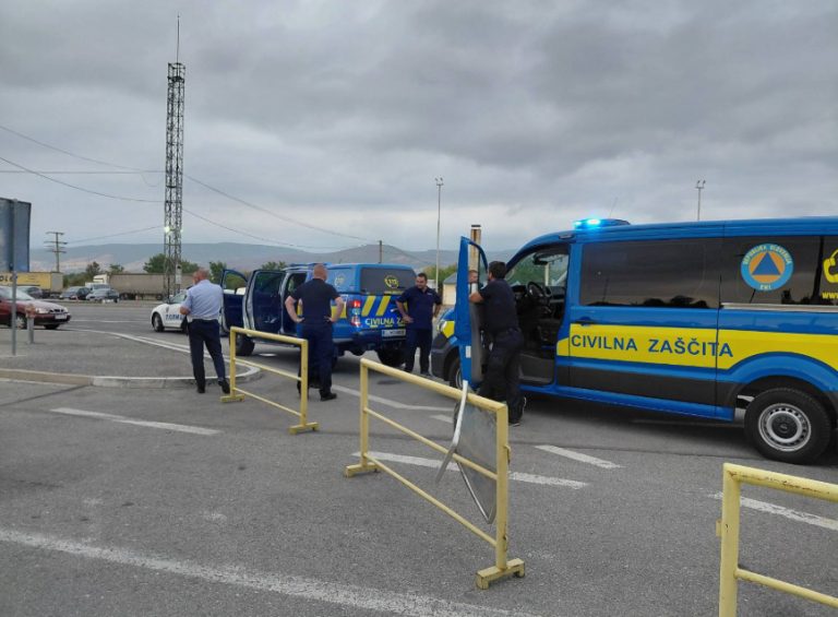 Словенечки пожарникари пристигнаа за помош во гасење на шумските пожари во Македонија