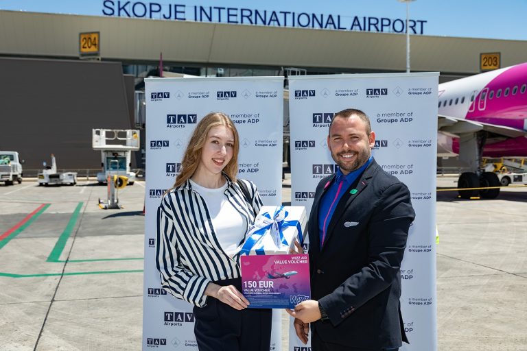 15 милионитиот патник на „Визер“ во Македонија доби ваучер за лет по избор