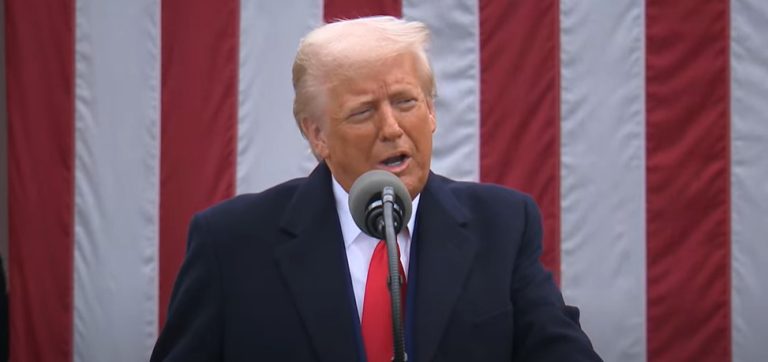 Трамп најави можен состанок со Путин и Зеленски по средбата во Алјаска