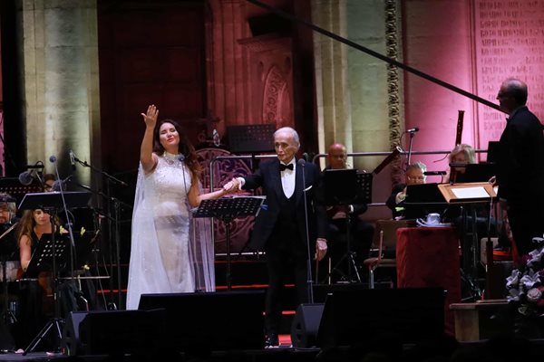 Бугарската оперска прима Соња Јончева пееше на една сцена со легендарните тенори Доминго и Карерас во Софија