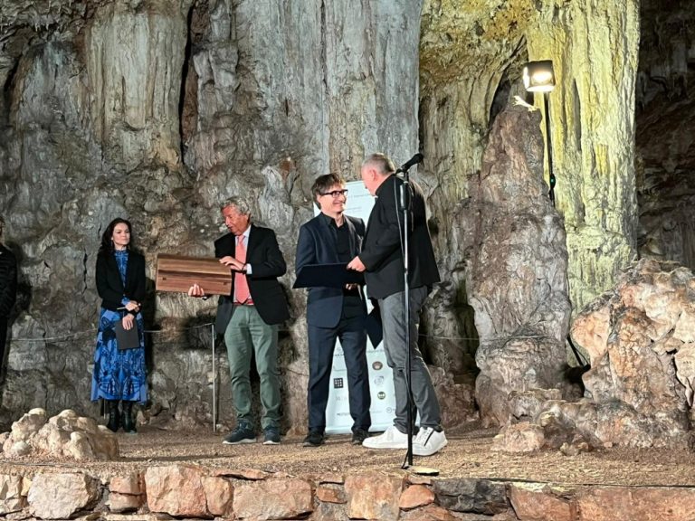 Светски познатиот бугарски писател Георги Господинов ја доби меѓународната книжевна награда „Виленица“