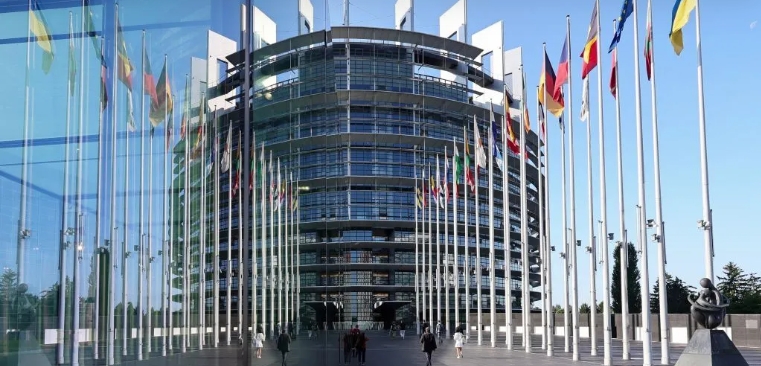 ЕУ започнува преговори со Канада и Велика Британија за учество во програмата SAFE