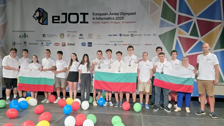 Бугарските ученици со пет медали на Европската младинска олимпијада по информатика во Шумен