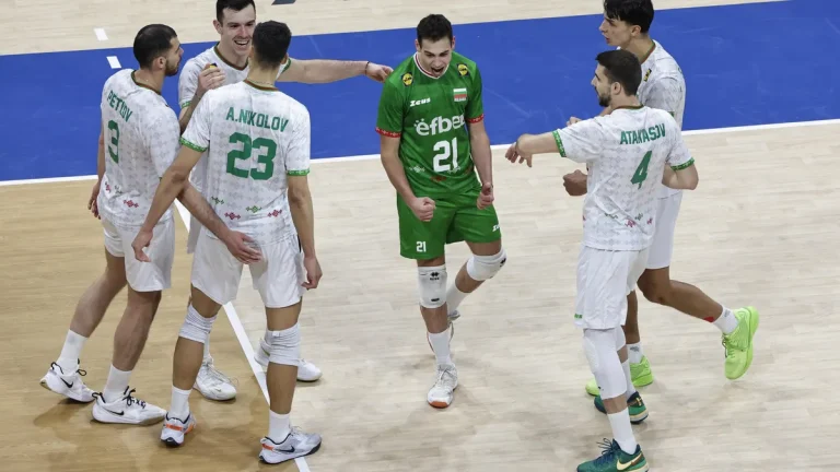 Бугарија ги пречекува хероите од Светското првенство во одбојка во Манила