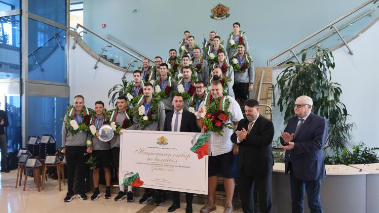 Сребрени лавови: Националниот одбојкарски тим на Бугарија со историски успех на СП во Филипини