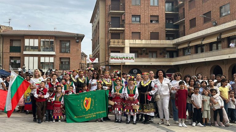 Бугарите во Навара ја претставија достојно својата култура на Денот на културната разноликост во Вијафранка, Шпанија