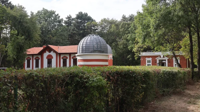 Најстарата опсерваторија во Бугарија повторно ги отвори своите врати за посетители