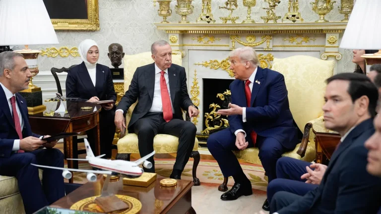 Трамп го повика Ердоган да престане со купување руска нафта, најави можност за укинување на забраната за F-35