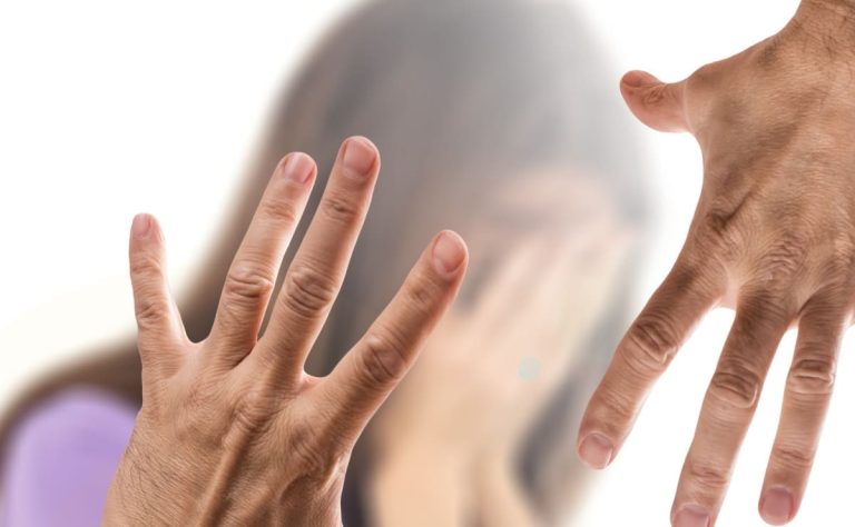 Возрасен маж нападнал 12-годишно дете без причина на улица во Скопје: го тепал со тупаници и клоци и му се заканувал со нож