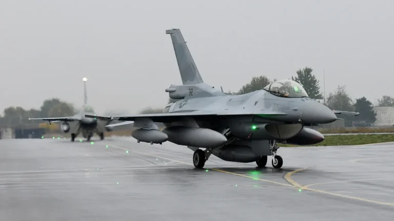 Бугарија ја одбележа испораката на првите осум авиони ловци F-16 Block 70