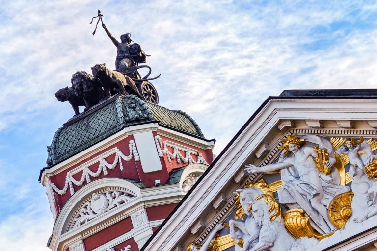 (Видео) 119 години од свеченото отворање на Народниот театар „Иван Вазов“ – симбол на бугарската култура и уметност