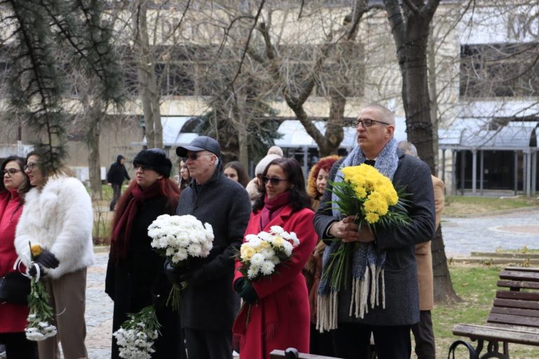 Благоевград се поклони пред ликот и делото на Пејо Јаворов и Мара Бунева