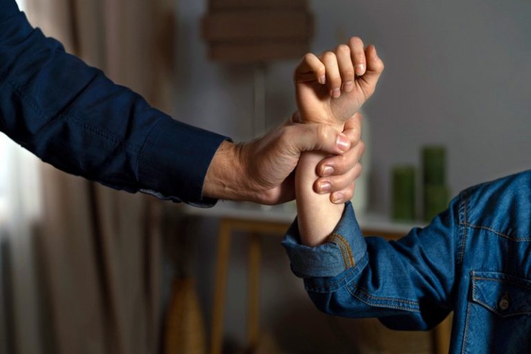 Скопјанец претепан пред влезот од домот: претходно добивал закани од таткото на вереницата