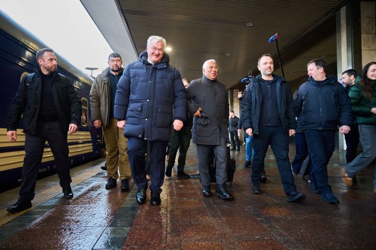 (Фото) Лидерите на девет земји од ЕУ пристигнаа во Киев