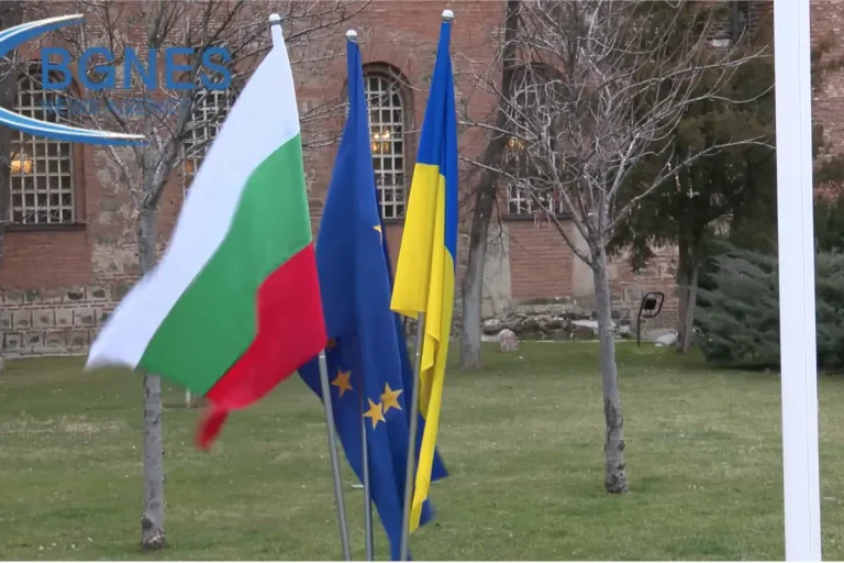 (Видео) Повик за праведен мир на собир во Софија по повод годишнината од војната во Украина