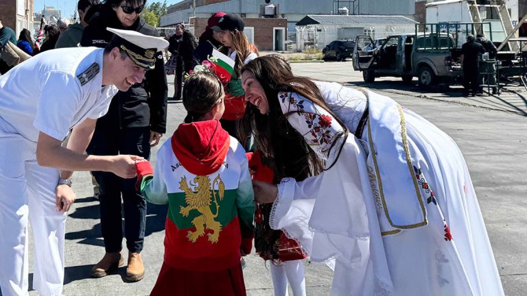 Бугарската заедница во Комодоро Ривадавија го пречека научноистражувачкиот брод „Св. св. Кирил и Методиј“