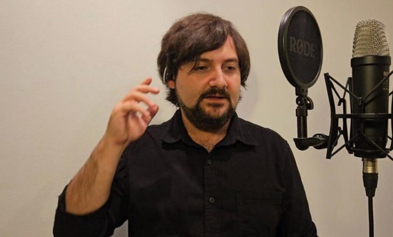 (Видео) Романскиот музичар Александру Драгичи гради културен мост меѓу Романија и Бугарија