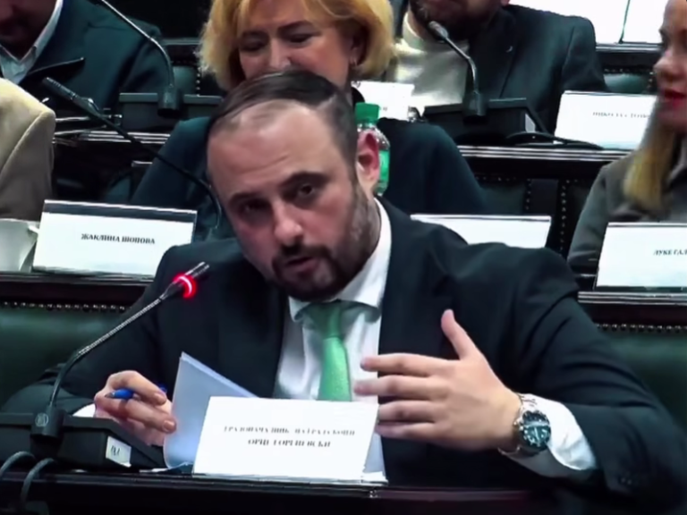 Нова градска плажа, се реконструираат спортските терени, кејот на Вардар добива нов лик, најави Ѓорѓиевски