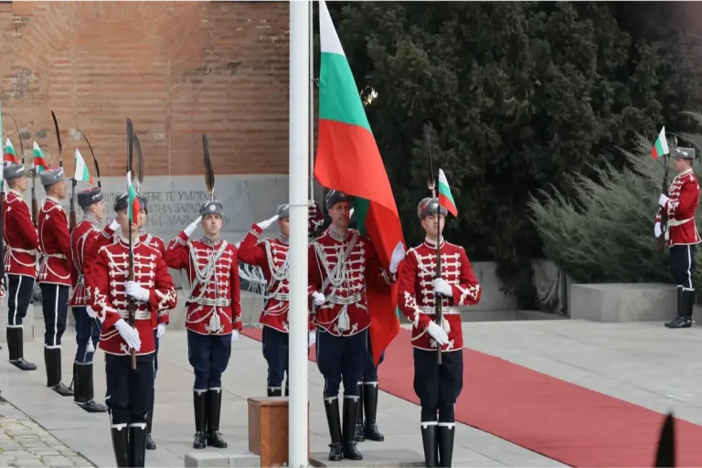Свечено одбележан 3 mарт на Споменикот на Незнајниот воин во Софија