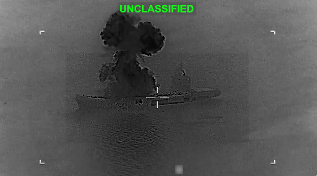 (Видео) САД: „Ќе ја потопиме целата иранска морнарица, еве како го погодивме нивниот носач на дронови“