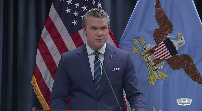 (Видео) Американски адмирал: Ги намаливме иранските напади за 90%, потопивме над 30 нивни бродови