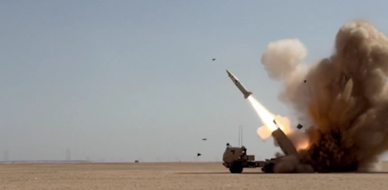 (Видео) Ракети за прецизен удар: Најновиот систем за оружје на Вашингтон го напаѓа Иран