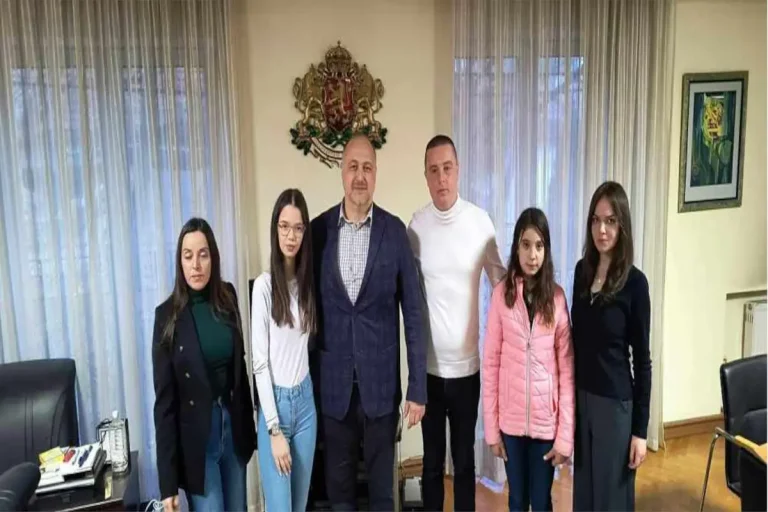 Ученици од Босилеград наградени на церемонија во Генералниот конзулат на Бугарија во Ниш