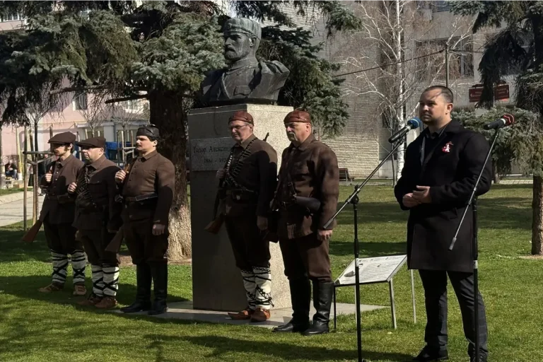 Со положување цвеќе во Благоевград беа одбележани 145 години од раѓањето на Тодор Александров