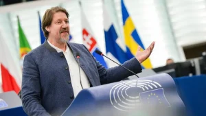 Вајц: Северна Македонија не може да ги предоговори уставните измени