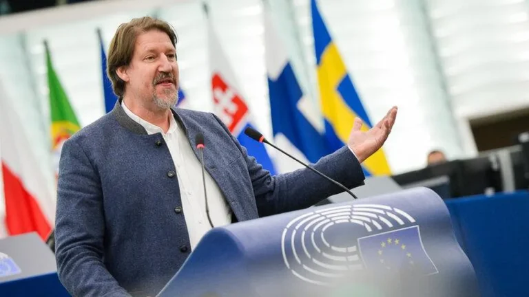 Вајц: Северна Македонија не може да ги предоговори уставните измени