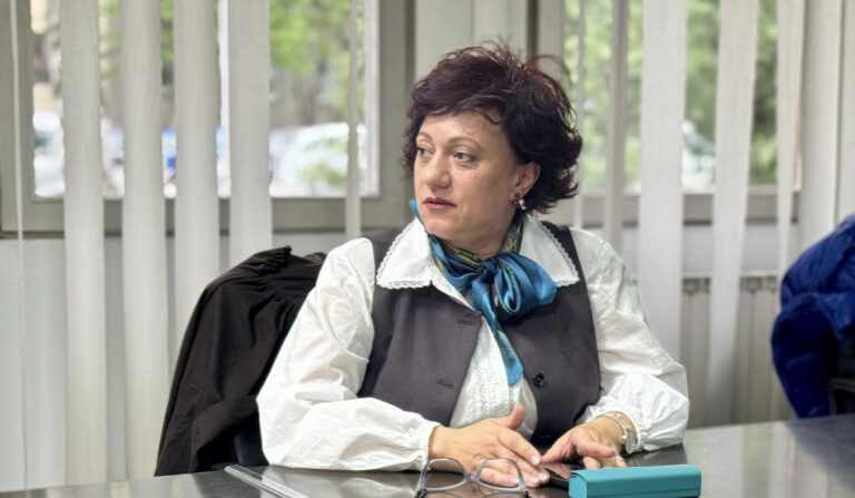 Безбедноста е приоритет и не смее да биде предмет на политика, порача градоначалничката по трагичниот настан во Кисела Вода