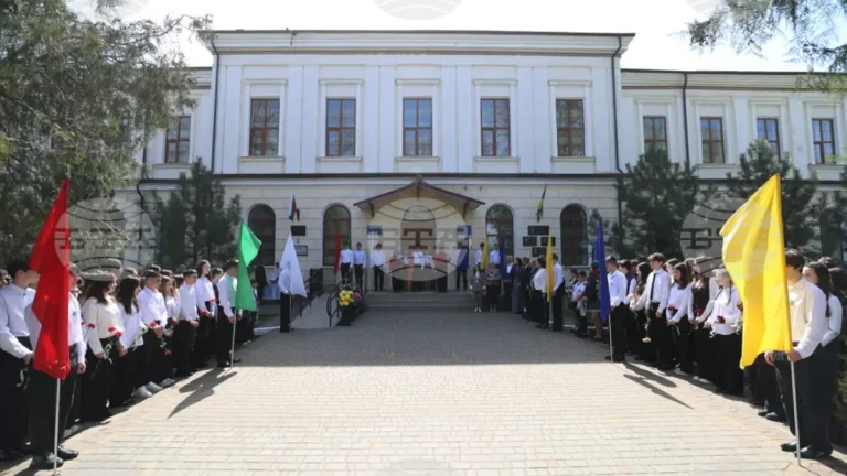 Болградската гимназија го одбележа својот патронат со низа свечености, нова химна и отворање прес-центар „БГ-Фокус“