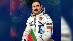 На 10 април 1979 година првиот бугарски космонаут Георги Иванов полетува кон вселената