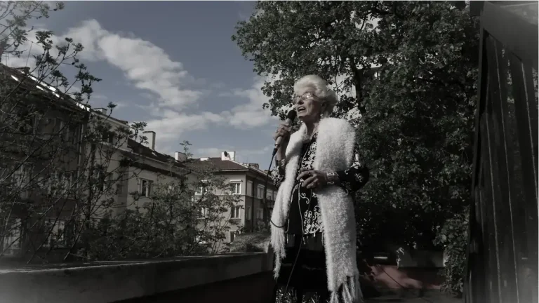 Последен поздрав со легендарната бугарска народна пејачка Јанка Рупкина