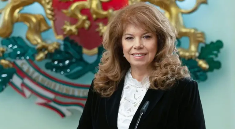 Претседателката Јотова ќе одликува истакнати бугарски научници и професори  со државниот орден „Св. св. Кирил и Методиј“