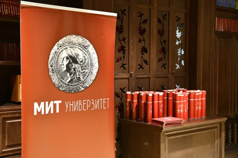 (Галерија) Со свечен настан МИТ Универзитет испрати нова генерација дипломци и магистри