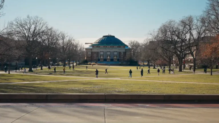 18 студенти веќе учат бугарски јазик на University of Illinois Urbana-Champaign