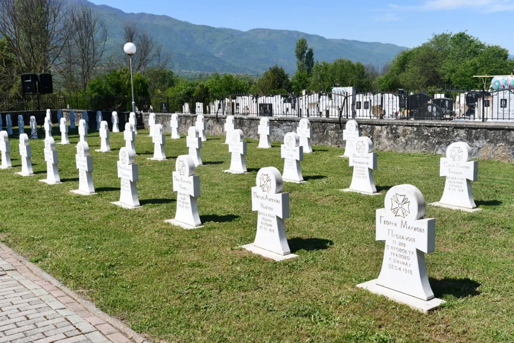 Белите крстови на храброста: Бугарскиот дух не умира