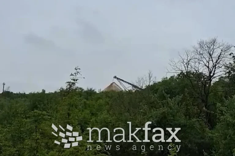 (Видео) Облаци камена прашина и силна бучава се шират од рудникот во Бразда, жителите очајни: Заробеници сме во сопствените куќи