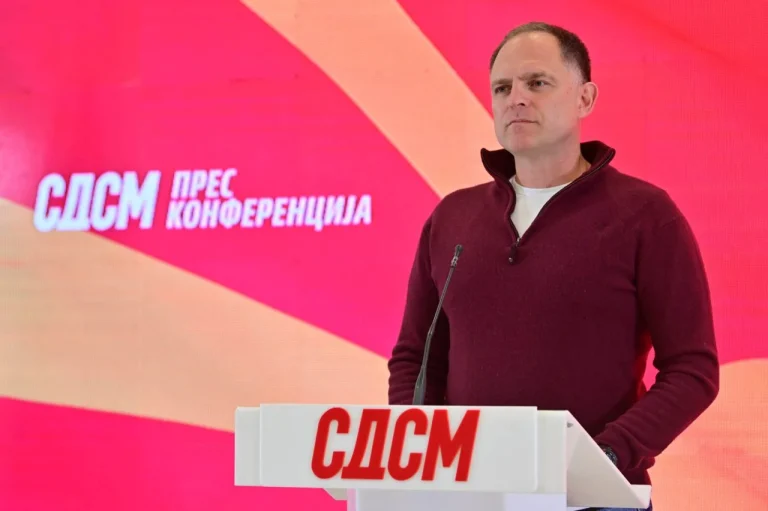 (Видео) „Целосна негрижа и запоставени спортски игралишта, до толку ли Аеродром нема пари“, прашуваат од СДСМ