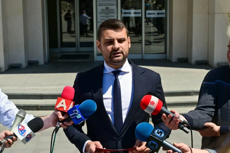 (Видео) СДСМ бара оставка од обвинителот Савески по телефонскиот разговор со Мицкоски
