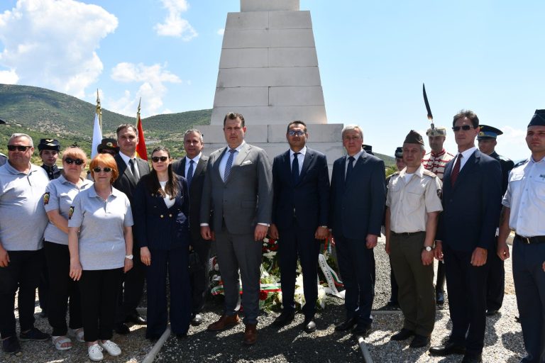 (Видео/Галерија) Кај споменикот на генерал-мајор Константин Каварналиев во близина на Дојран, беше одбележана 113-та годишнина од неговата смрт