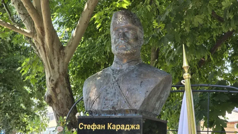 (Видео) Споменикот на Стефан Караџа во Тулча потсетува на бугарскиот дух во Северна Добруџа