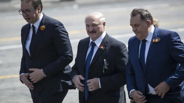 Анатомија на лажната интеграција: Зошто Белград симулира преговори со ЕУ, додека купува кинески ракети