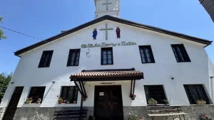 Храмот „Св. св. Петар и Павле“ во Добриниште чува два века историја, бесценети икони од времето на Преродбата и уникатни црковни светини