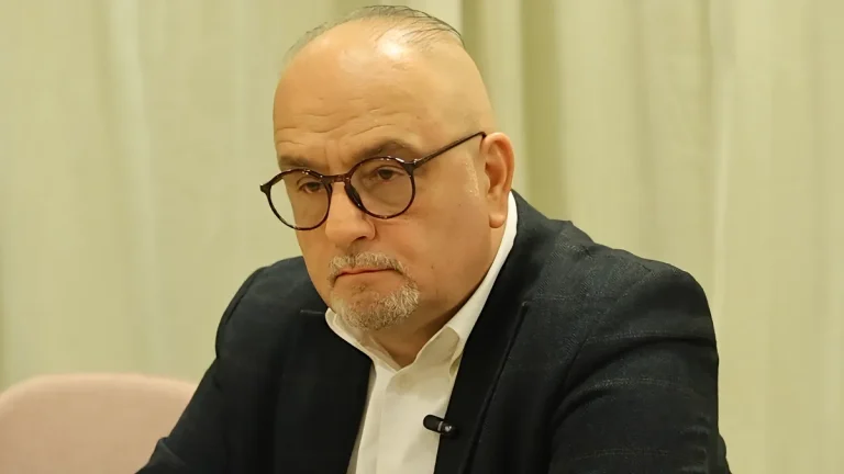 (Видео) Виденовиќ: „Српскиот свет“ на Вучиќ е тотална идеолошка реставрација на Милошевиќ и „Голема Србија“