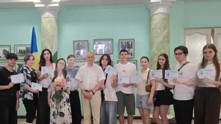 Триесет и пет матуранти од бугарското училиште во Одеса сакаат да студираат во Бугарија